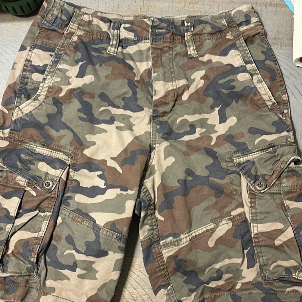 American Eagle Outfitters Camouflage Cargo Shorts